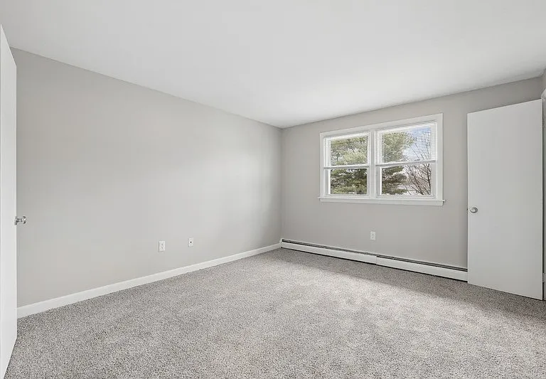 Fox Hill Commons — Photo 14
