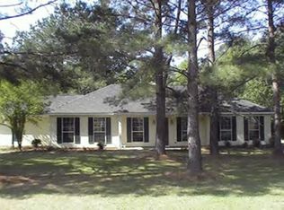 208 Ridge Point Dr, Douglas, GA 31535