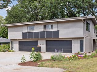 6217 France Ave S, Edina, MN 55410