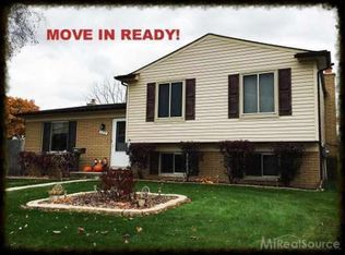 11696 Pruehs Dr, Sterling Heights, MI
