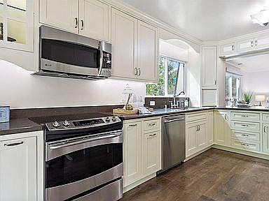 3rd image of 142 Ascot Ct