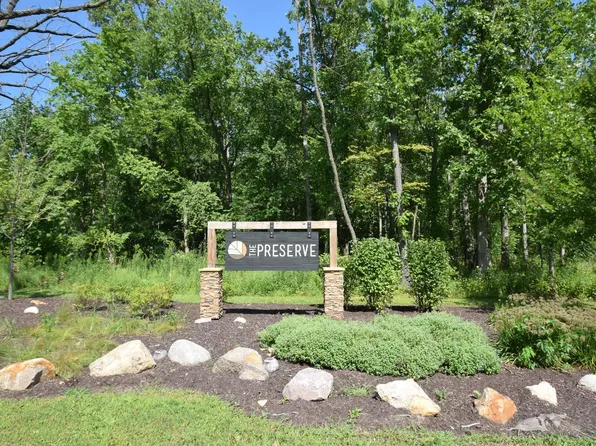 1036 Preserve Ln, Chesterton, IN 46304