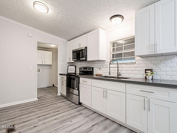 2nd image of 1054 Madeline Blvd E