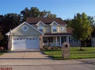 9 Bear Creek Dr, Wentzville, MO 63385