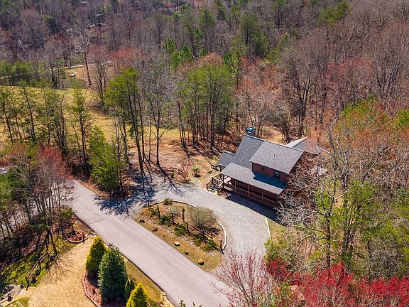3rd image of 166 Dallas Ln