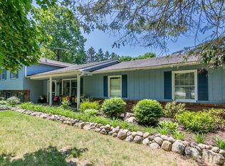 2518 N Madrono Ct, Ann Arbor, MI 48103