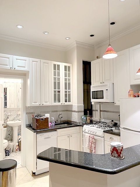 1st image of 211 E 34th St #3R