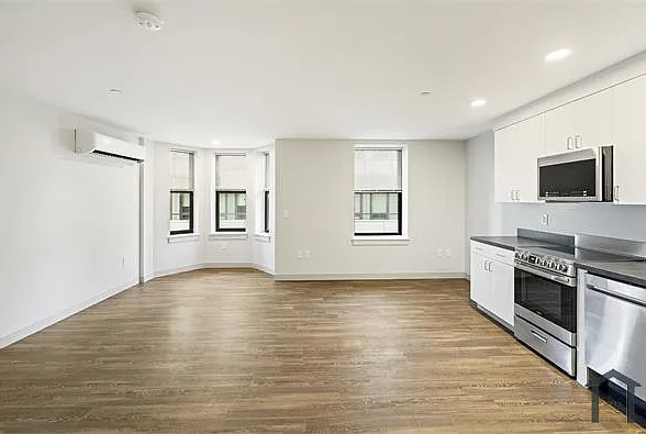 1904 Sansom St #202 — Photo 11