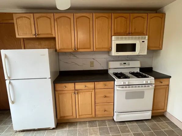 35 Hawkins St #1C, Danielson, CT 06239