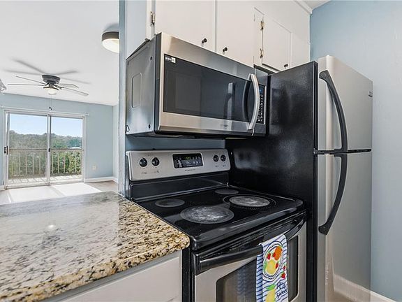 4th image of 337 Riverbend Dr