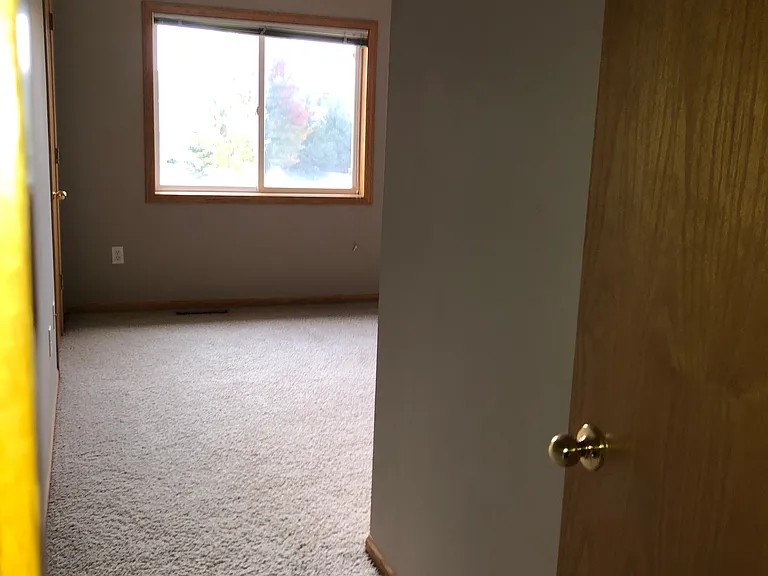 2106 Linden Trl — Photo 22