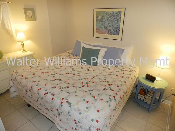 5th image of 1821 Asturias St