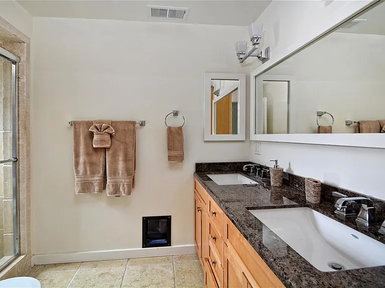 1108 Buena Vista Ave — Photo 3