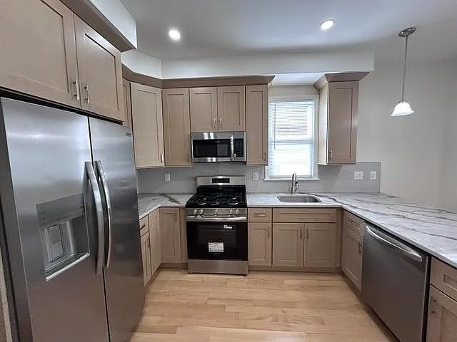 21 E 15th St #2 — Photo 4