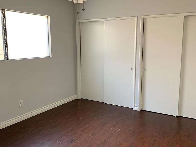 1035 N Edinburgh Ave #5 — Photo 4