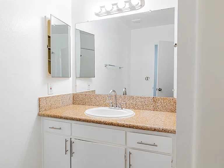 Northgate Apartments — Photo 12