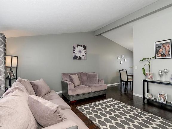 4th image of 25285 Easy St