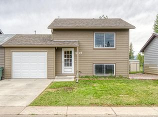 207 W Redwood St, Gillette, WY 82718