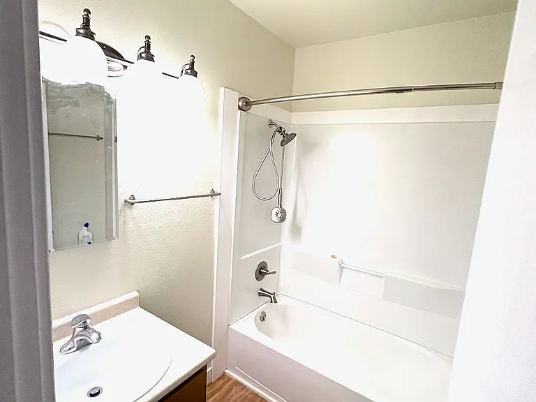 411 E Plum St #1 — Photo 9