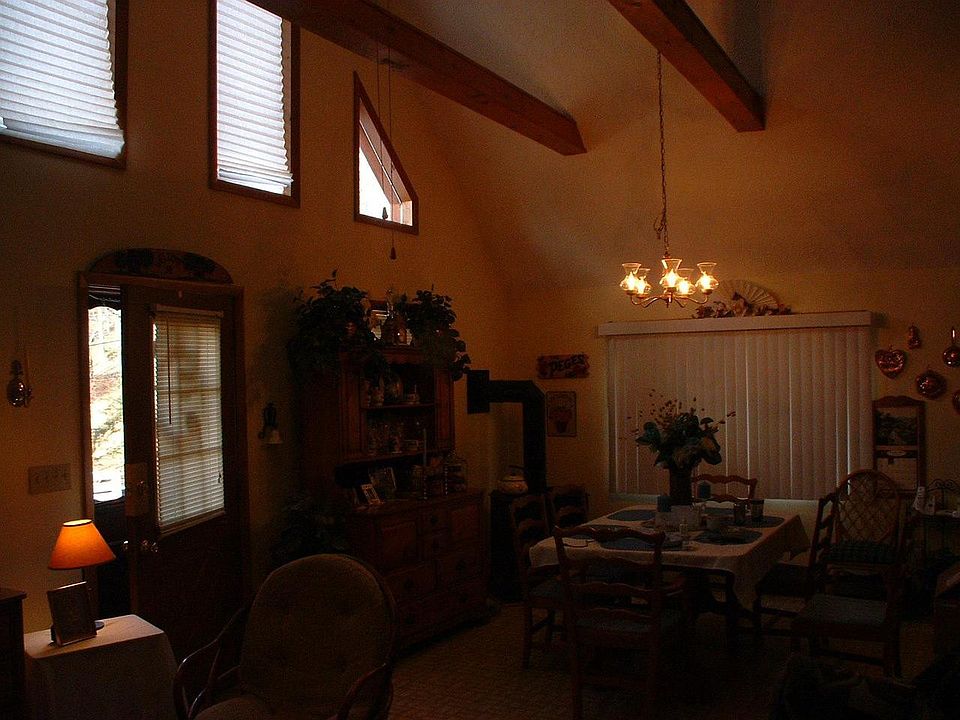 2nd image of 205B N Evergreen Dr