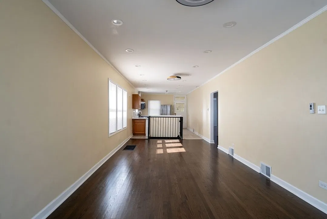 2 bed, 2.0 bath, 1924 sqft, $3,200 — Photo 2