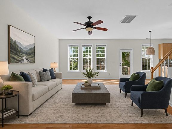 3rd image of 2461 Sapphire Valley Dr