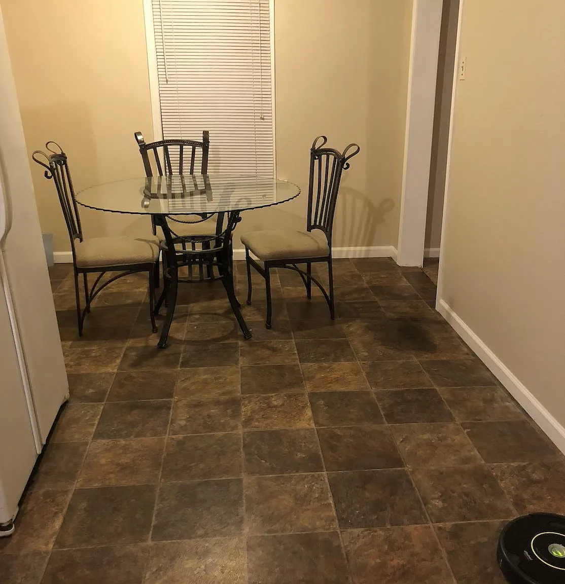 1 bed, 850 sqft, $800 — Photo 2