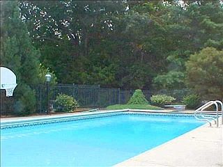 5th image of 1327 Laurel Oak Dr