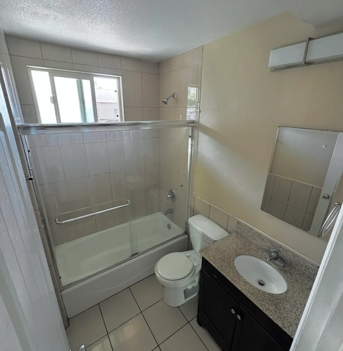 1 bed, 700 sqft, $2,000 — Photo 4