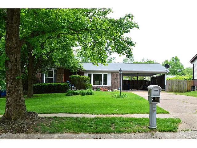306 Wembley Ln photo 1