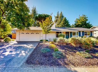 6836 Oakmont Dr, Santa Rosa, CA 95409