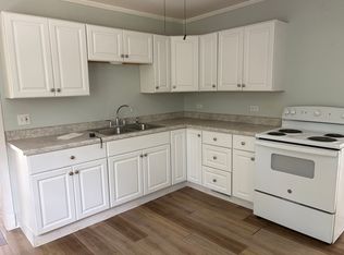 (Undisclosed Address), Libertyville, IL 60048