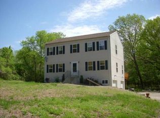 22 White Oak Rd, Mansfield, CT 06268