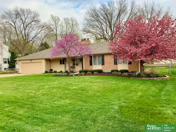 925 Dillon Dr, Omaha, NE 68132