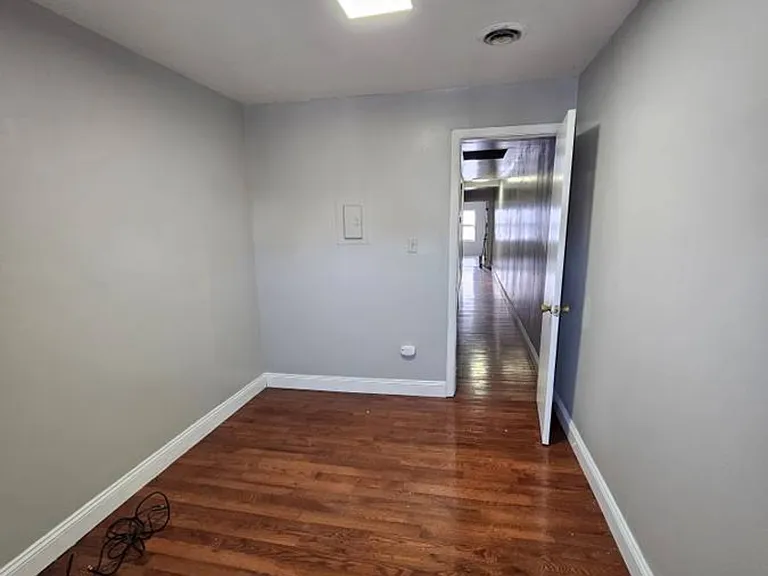 344 Meyran Ave — Photo 6