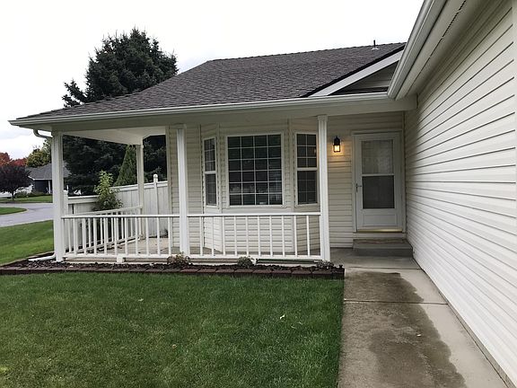 2nd image of 5796 N Morleau Ln
