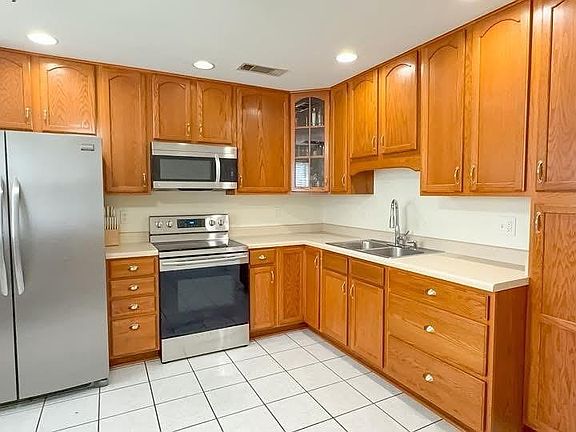 3rd image of 4112 Ames Blvd