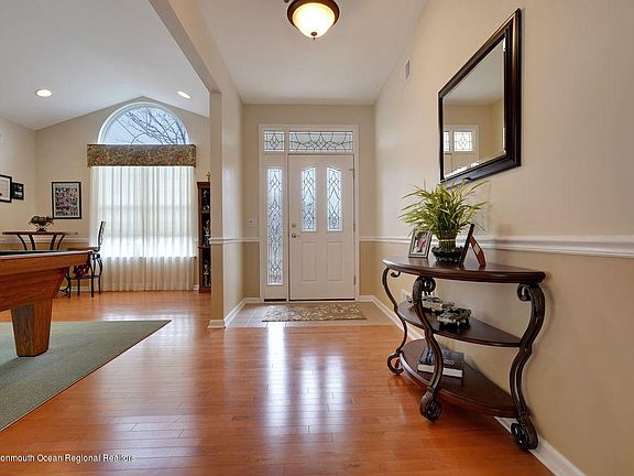 5th image of 402 Monticello Ln