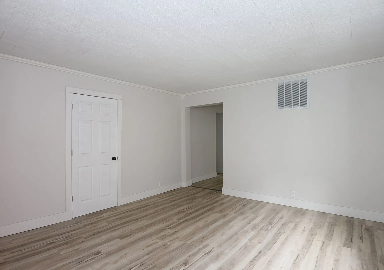 2 Bedroom Newly Updated Kokomo Home! — Photo 3