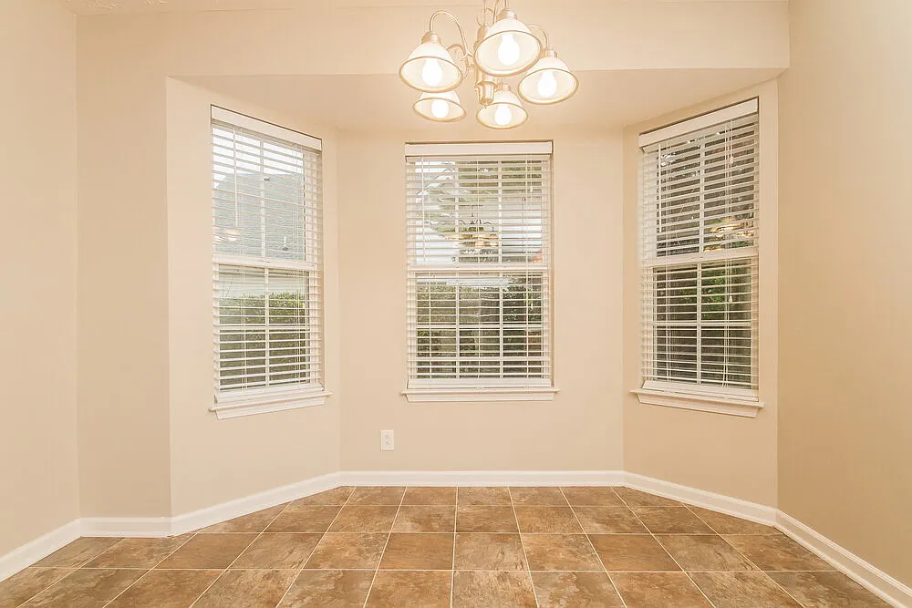 4 bed, 3.0 bath, 1835 sqft, $3,320 — Photo 3