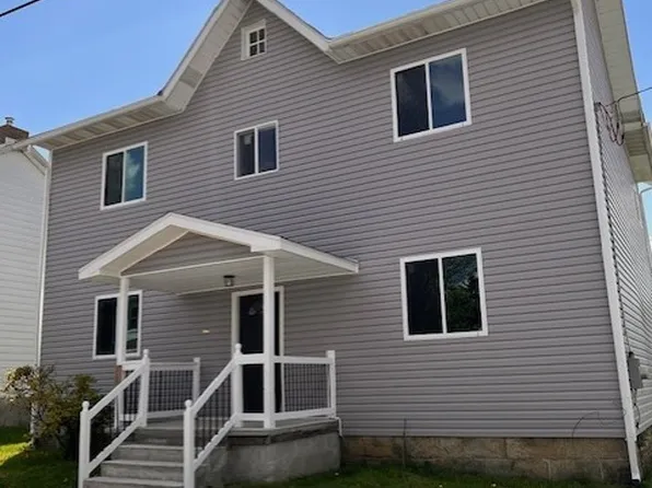 118 E Smithfield St, Mount Pleasant, PA 15666