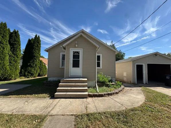 3312 3rd St, Moline, IL 61265