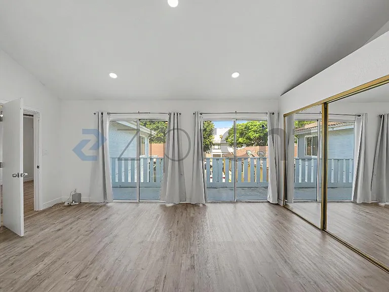 927 Freeman Ave — Photo 18
