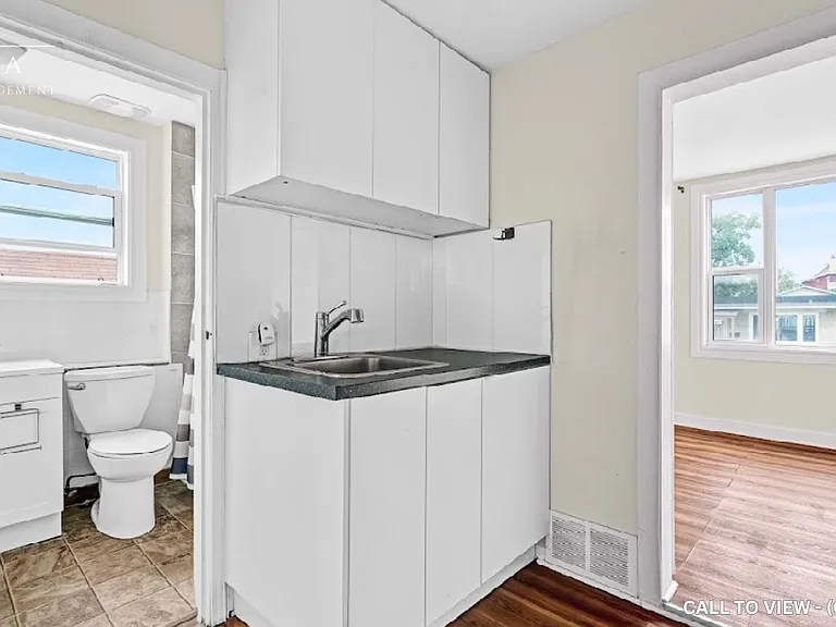 267 Saint Jacques St #3 — Photo 4