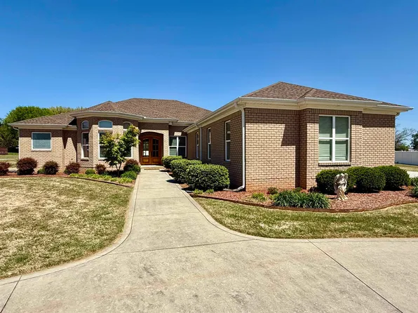 208 Maclin Cir, Tuscumbia, AL 35674