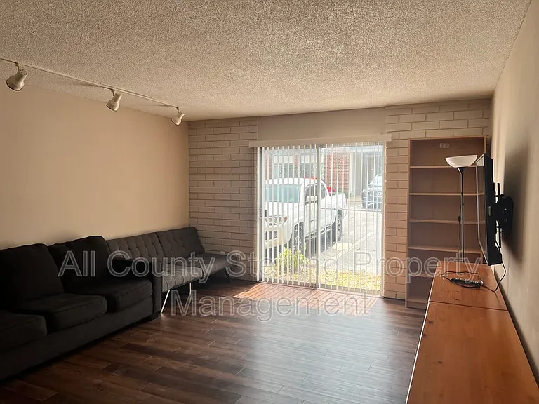 1700 SW 16th Ct #G1 — Photo 2