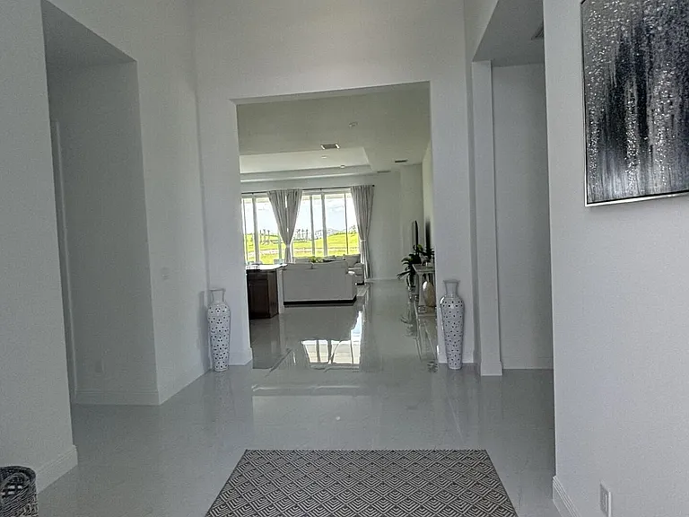 10231 SW Latium Way — Photo 4