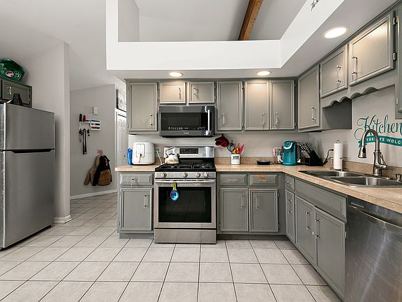 4th image of 5313 Imperial Dr