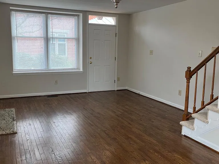 1533 Oronoco St — Photo 5