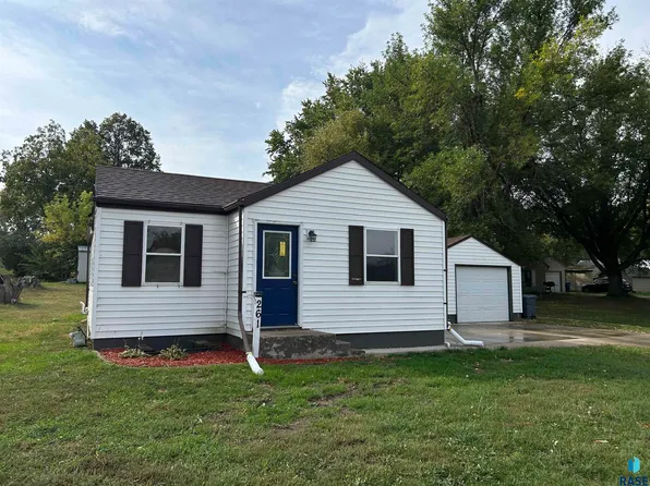 261 Morefield Ave, Baltic, SD 57003